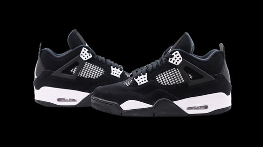 Air Jordan 4 Retro "White Thunder".